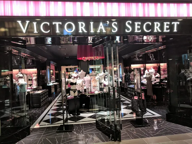 Victoria's Secret & PINK