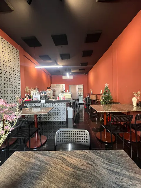 Tap & Tale Craftbeer Bar