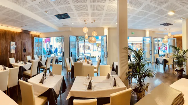 Roj’z Restaurant & Pizzeria