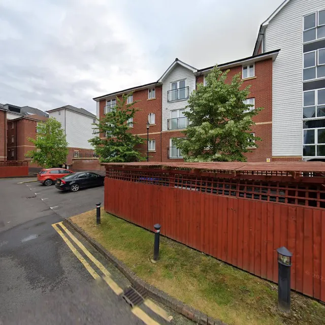 Racecourse Apartment