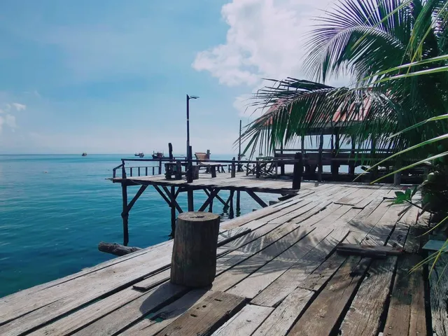 บ้านติดทะเล โฮมสเตย์ แสมสาร