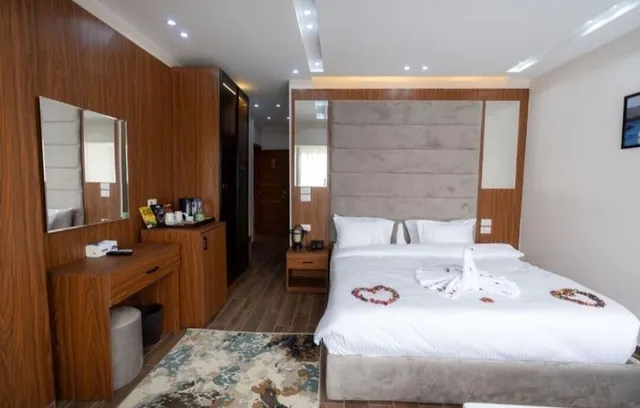 PHARAONIC Pyramids Inn