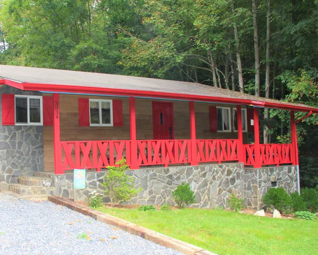 Hare Pin Inn by Buffalo Creek Vacations