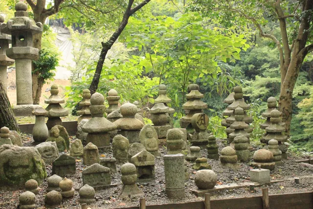 Sentai Sekibutsu-gun (Thousand Stone Buddhas)