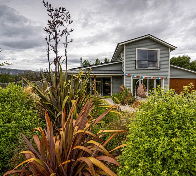 The Artist's House - Accommodation and Gallery