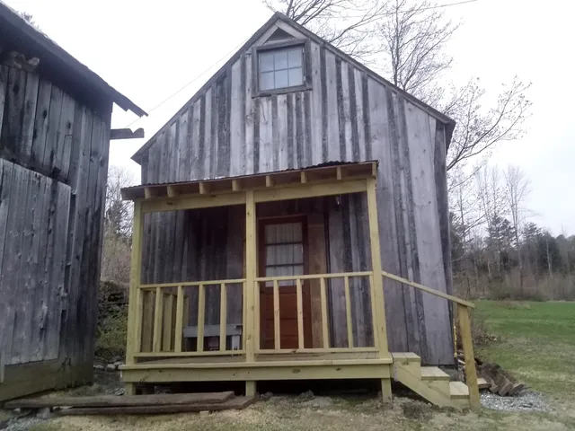 Royalton Bed and Breakfast and Farm with Glamping Options