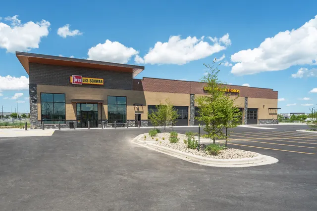 Les Schwab Tire Center