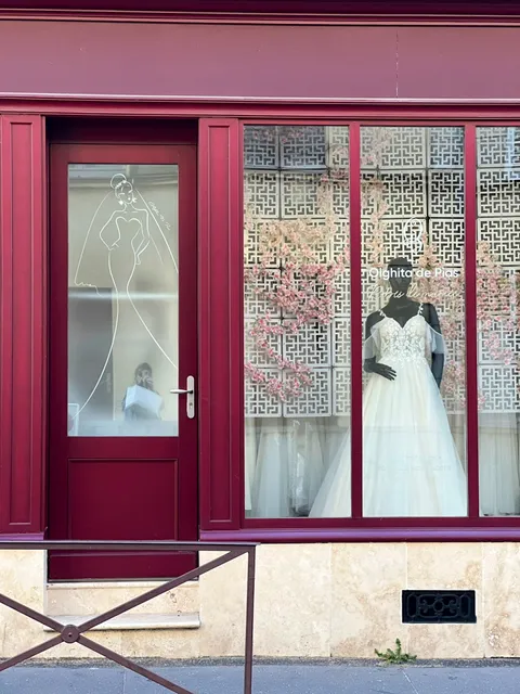 Olghita Pias, Versailles wedding dresses