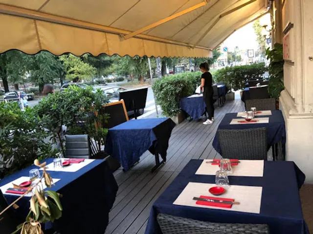 Shiny Sushi Japanese Restaurant