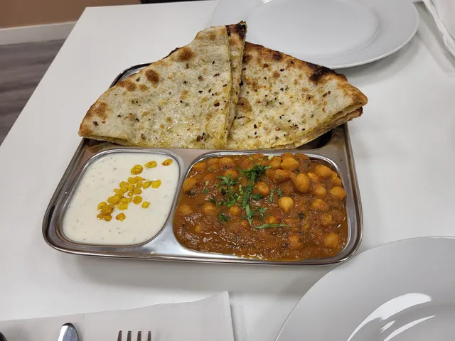 Apna Indian Kitchen Pizza & Curry