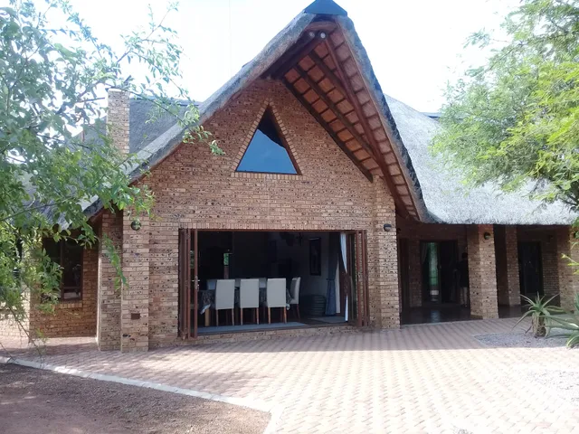 Makhato 42 Bush Lodge