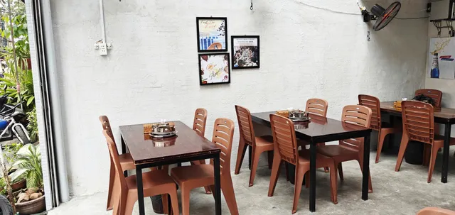 Lẩu gà lá é Madam - Halal Food