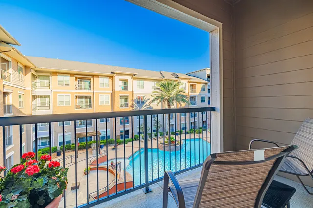 Domain at Kirby Apartments