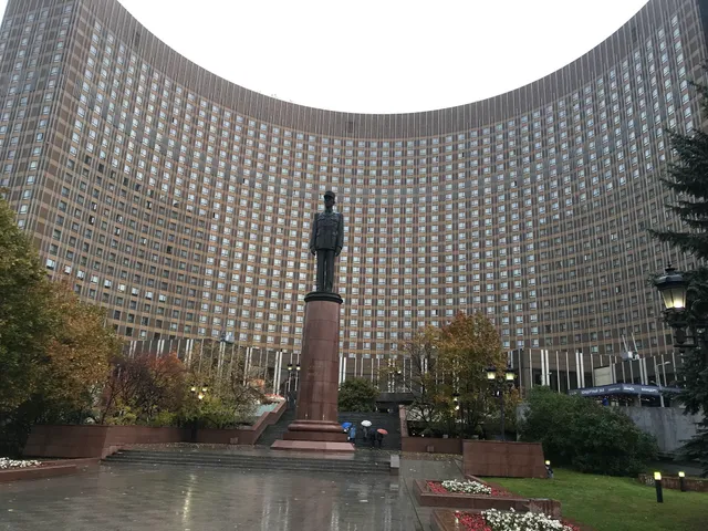 Monument to Charles de Gaulle