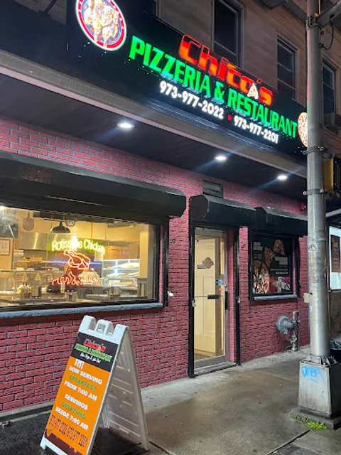 Chico's Pizzeria and Restaurant(Dominican Food)