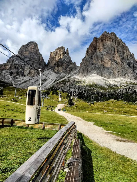 Telecabine Gondelbahn Forcella del Sassolungo