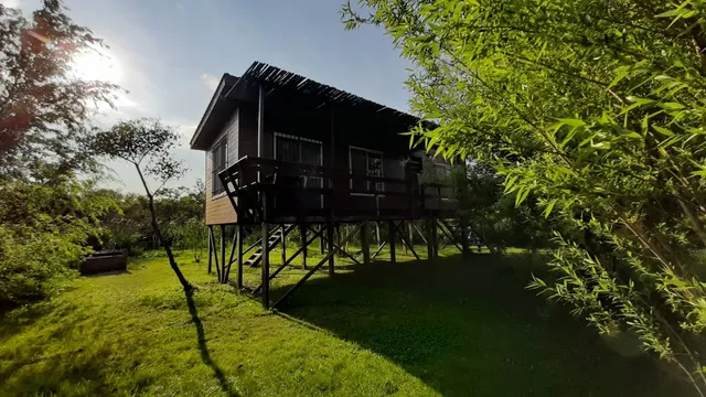Cabañas LUEM. Canal Honda. Delta de Tigre.