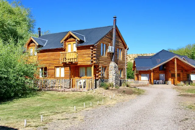 Hosteria y Cabañas La Estancia