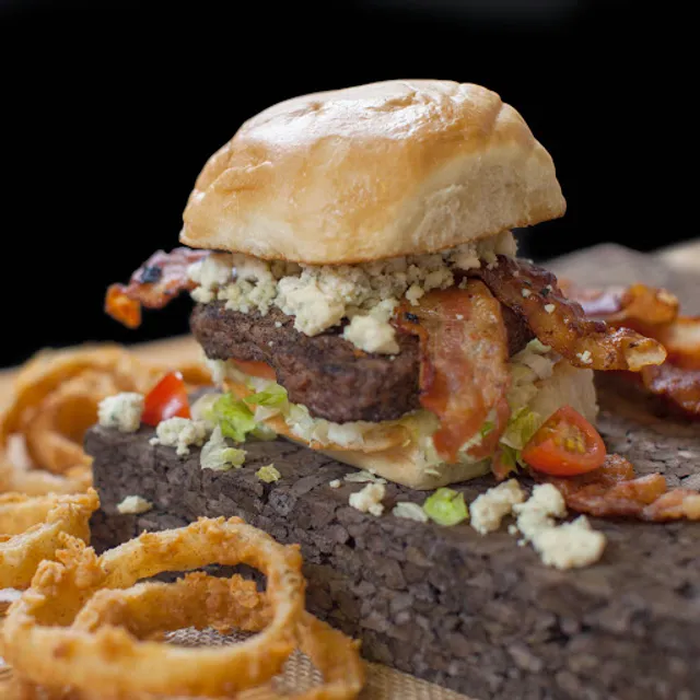 Topher's Burgers & Biscuits - Oak Grove