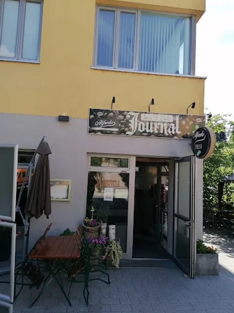 Inn & Café Journal