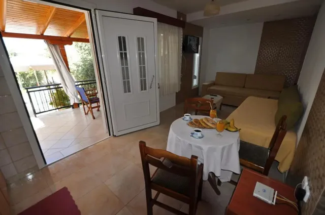 Kiriakos Holiday Home