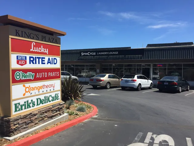 King's Plaza Shopping Center