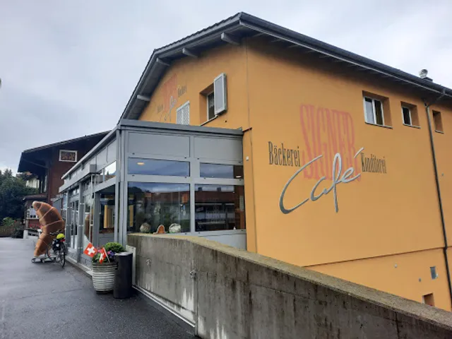 Signer Bakeries Café