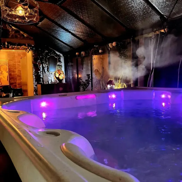 Love Gîte avec spa privatif Nuances d'Alcôves