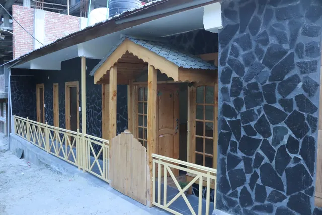 Khwabeeda Stays, Jibhi