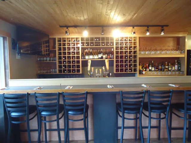 Frankie's Restaurant and Bar