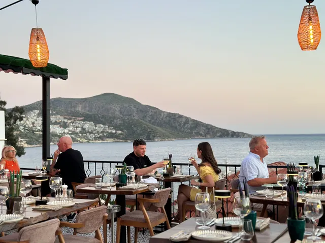 The Leaves Terrace Restaurant