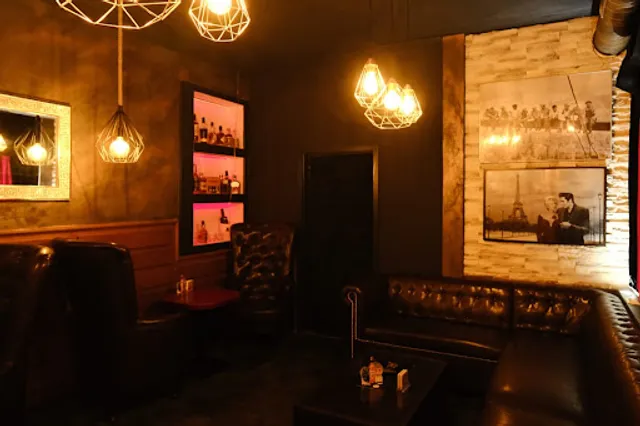 The Times Bar- Die Bar zeitlosen Idolen. Barbetrieb geschlossen. Vermietung für : Geburtstage, Partys, Junggesellenabschiede