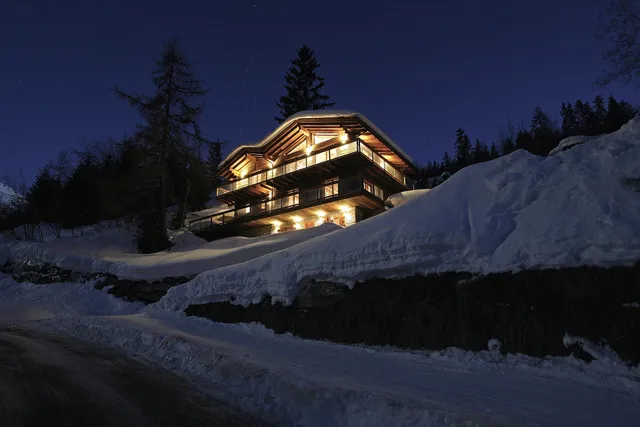 The Big Bear luxury chalet, ski in - ski out