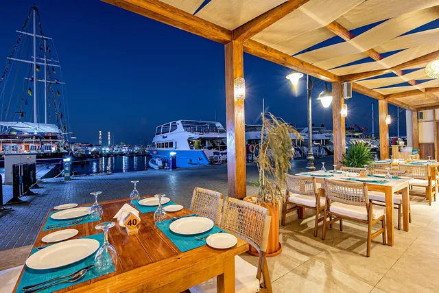 Felucca Restaurant & Bar
