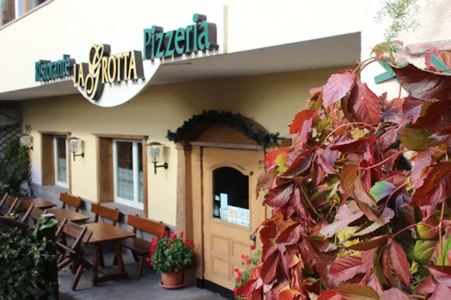 Pizzeria Ristorante La Grotta - Vigo di Fassa