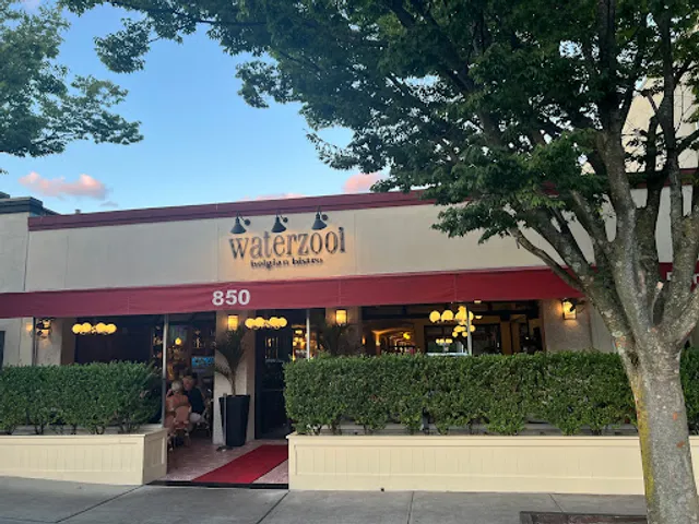 Waterzooi Belgian Bistro & Oyster Bar