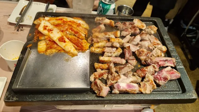 하남돼지집 화성석우점