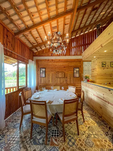 Casa Vino Restaurante e Adega