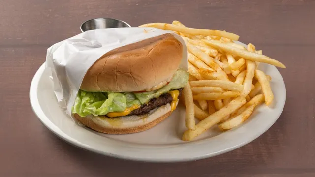 Los Primos Restaurant y Taqueria