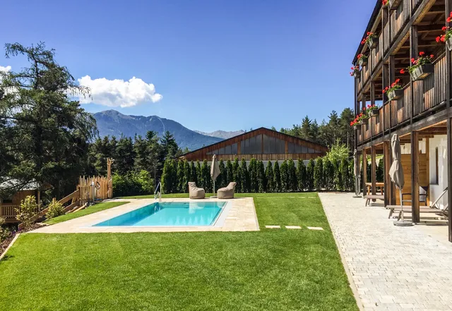 Horse Mountain Stable