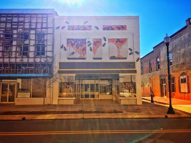 Hive Design & Porcelain