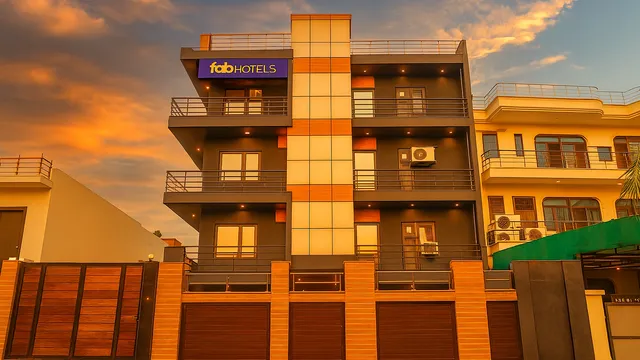 FabHotel F9 H Block Sector 51