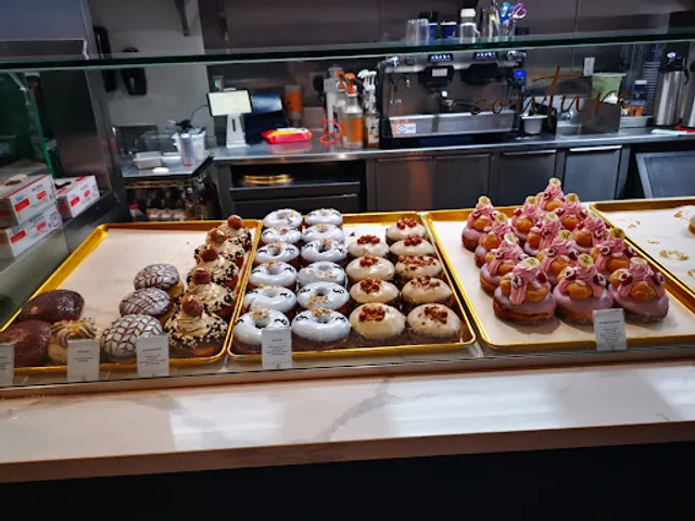 Saint Honoré Doughnuts & Beignets