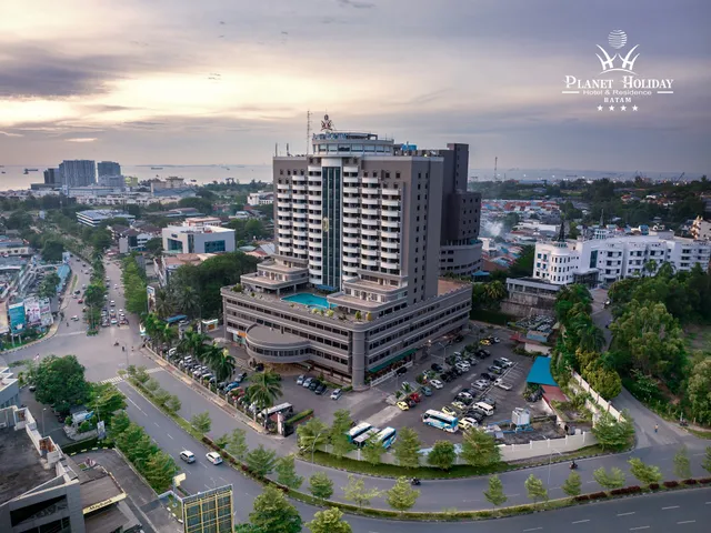 Planet Holiday Hotel & Residence