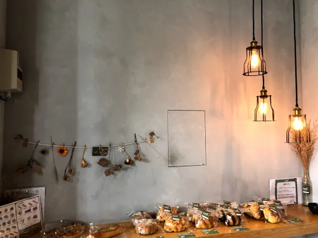 Fresh Corner (Jingzhan Store) 紛鳥輕食麵包坊 京站店