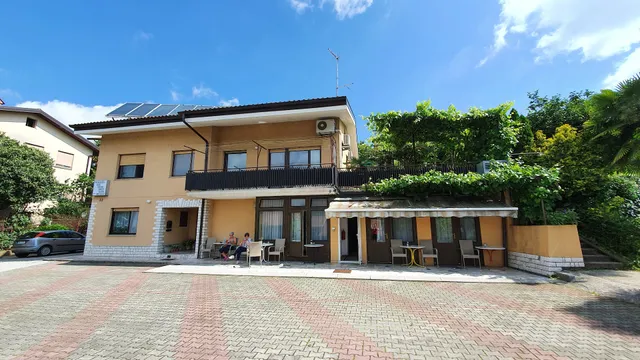 Accomodation Pertout