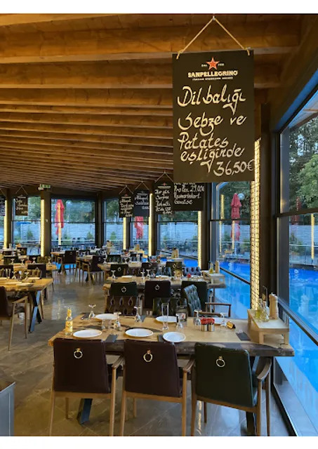 ROQQA Steakhouse Restaurant & Cafe