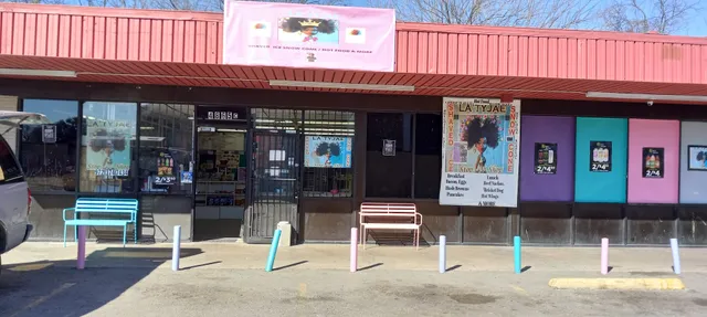 La'Tyjae stop-n-shop shave ice snow cone