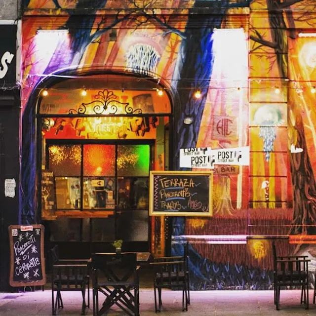 Post Street Bar - Graffiti bar