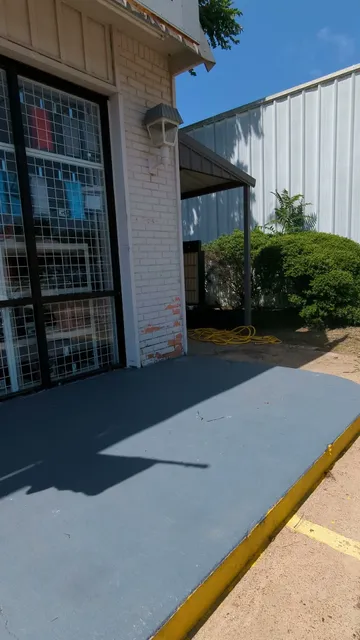 D. Benton's Audio/Video & Truck Accessories